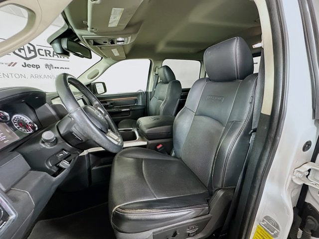 2017 RAM 1500 Laramie Crew Cab 4x4 5'7' Box