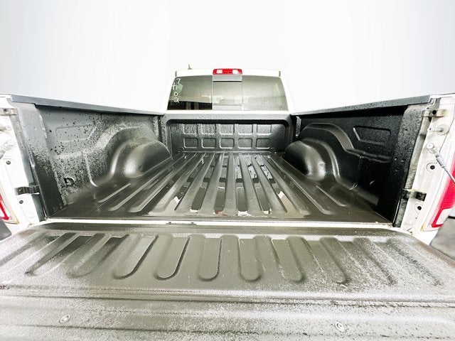 2017 RAM 1500 Laramie Crew Cab 4x4 5'7' Box