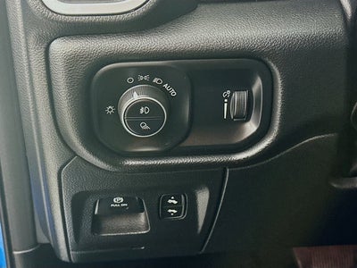 2022 RAM 1500 Big Horn Crew Cab 4x4 5'7' Box