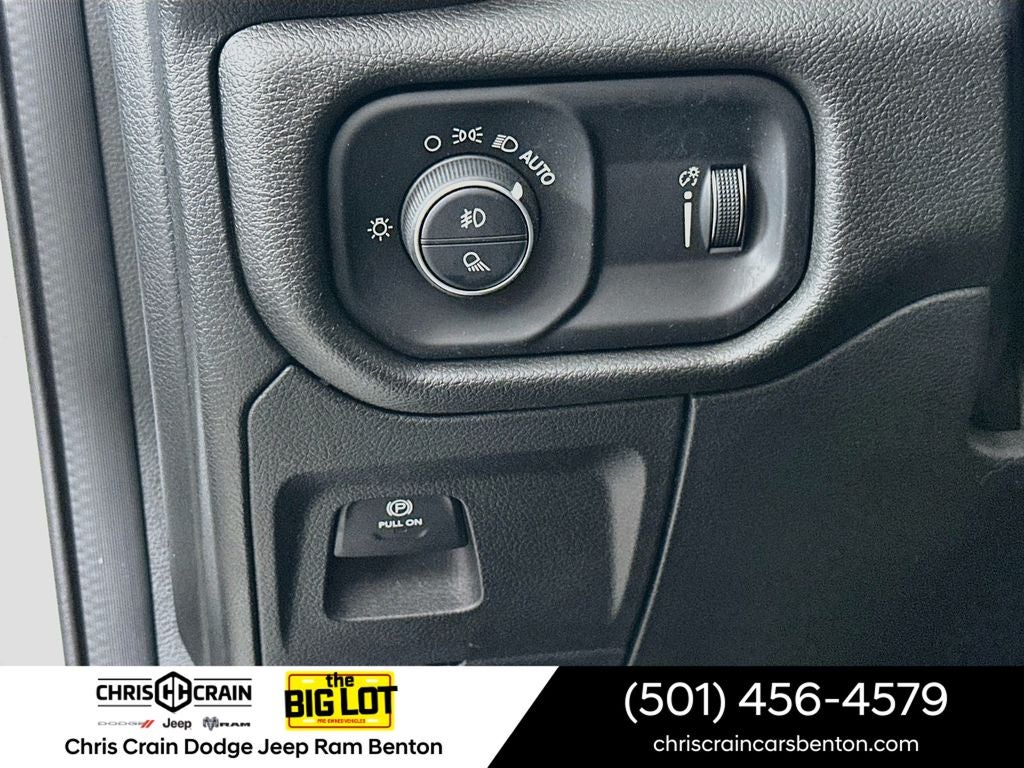 2024 RAM 1500 Tradesman Crew Cab 4x4 5'7' Box