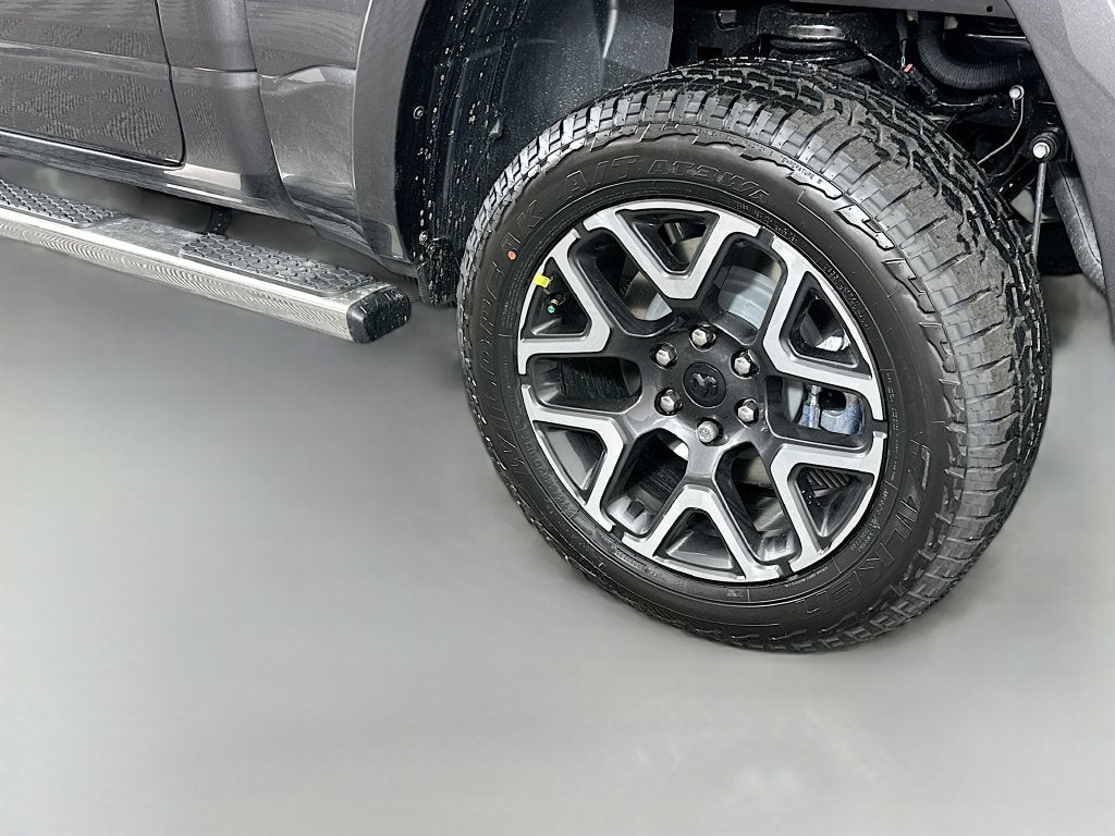 2026 RAM 1500 Laramie Crew Cab 4x4 5'7' Box