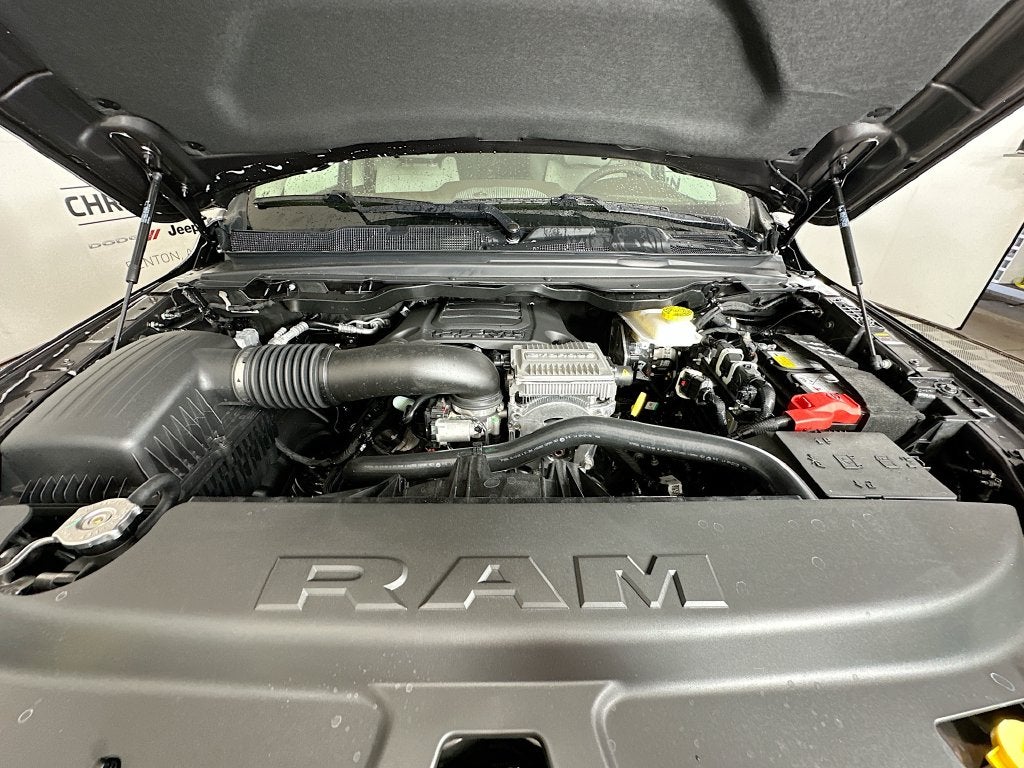 2026 RAM 1500 Laramie Crew Cab 4x4 5'7' Box