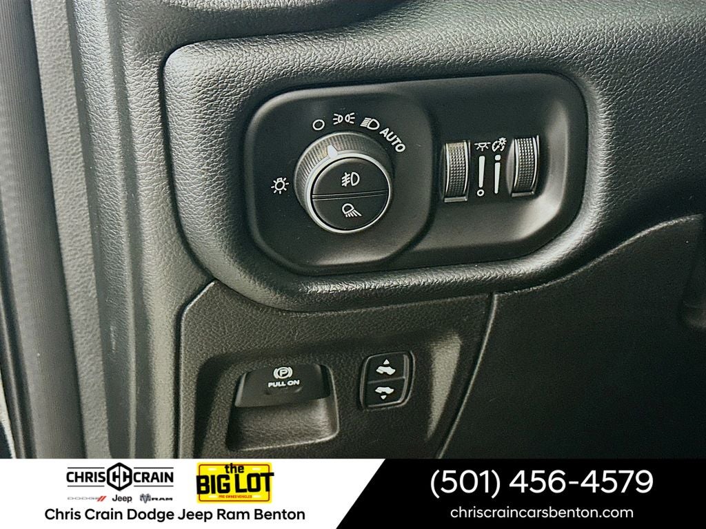 2022 RAM 1500 Laramie Crew Cab 4x4 5'7' Box