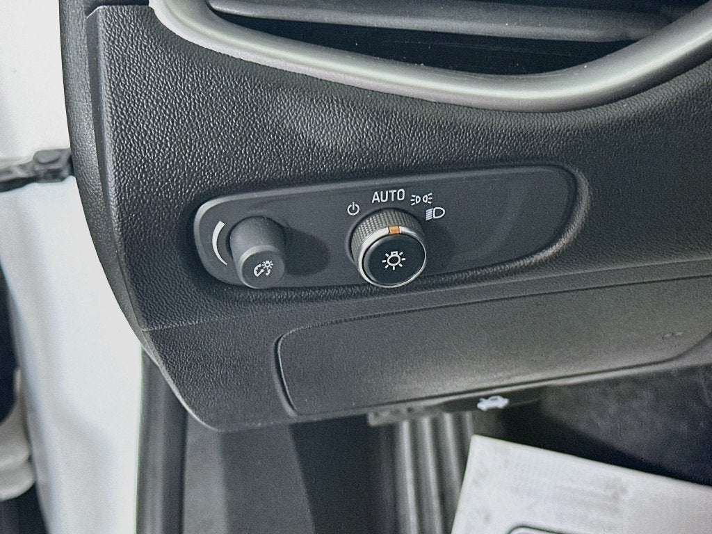 2021 Chevrolet Malibu FWD 1FL