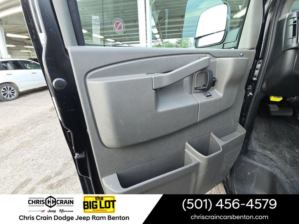 2025 Chevrolet Express 3500 LS Passenger
