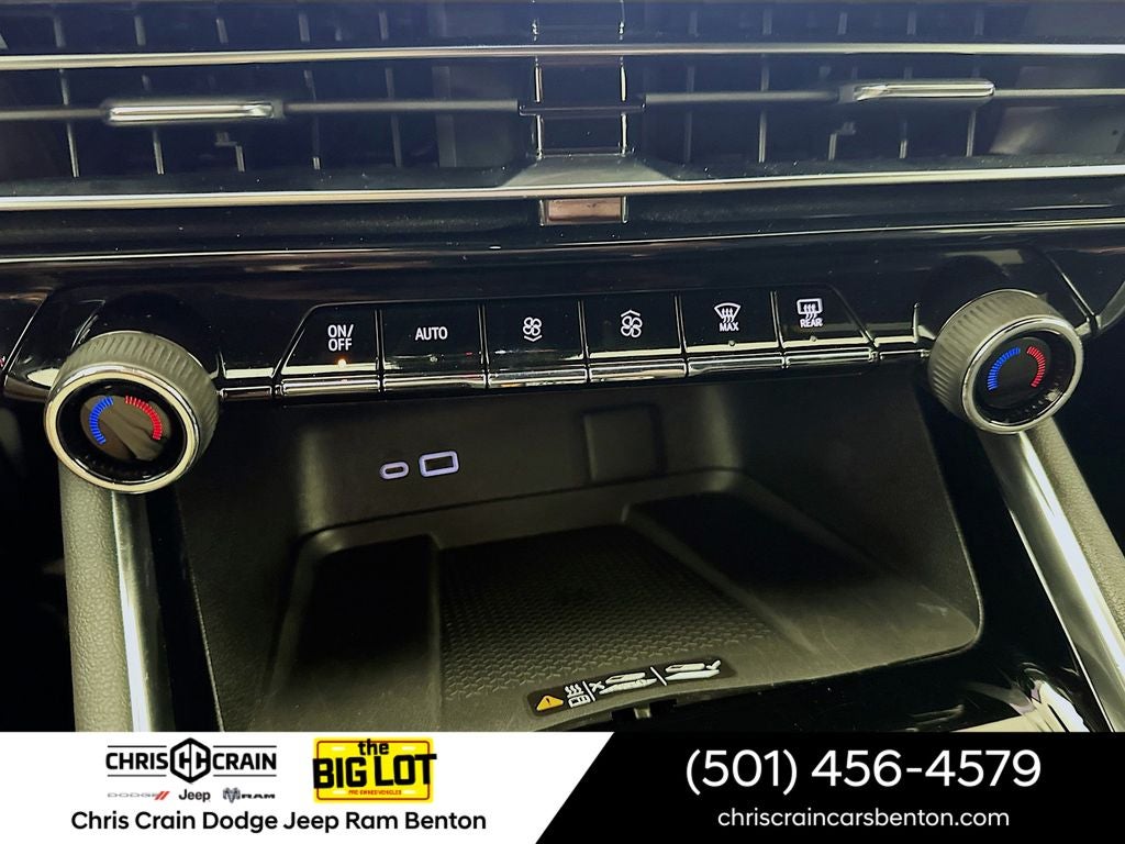 2024 Chevrolet Traverse FWD LT