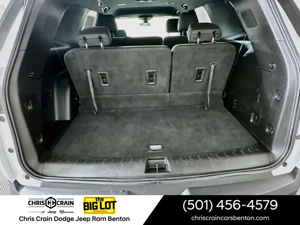 2023 Chevrolet Traverse AWD LT Cloth
