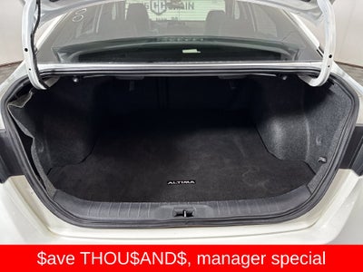 2022 Nissan Altima SR FWD