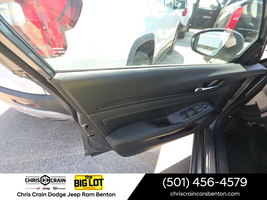 2025 Nissan Altima SV FWD