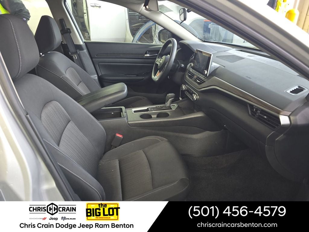 2025 Nissan Altima SV FWD