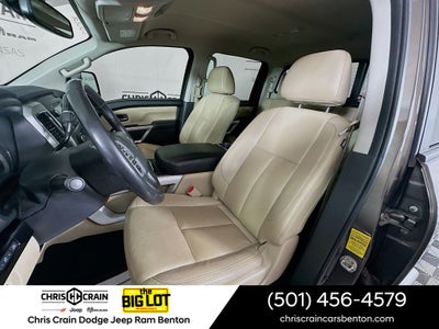 2019 Nissan TITAN SV
