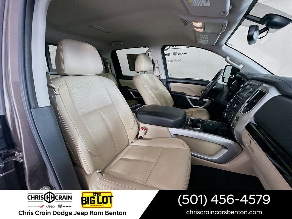 2019 Nissan TITAN SV