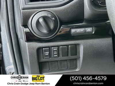 2023 Nissan TITAN Crew Cab SV 4x2