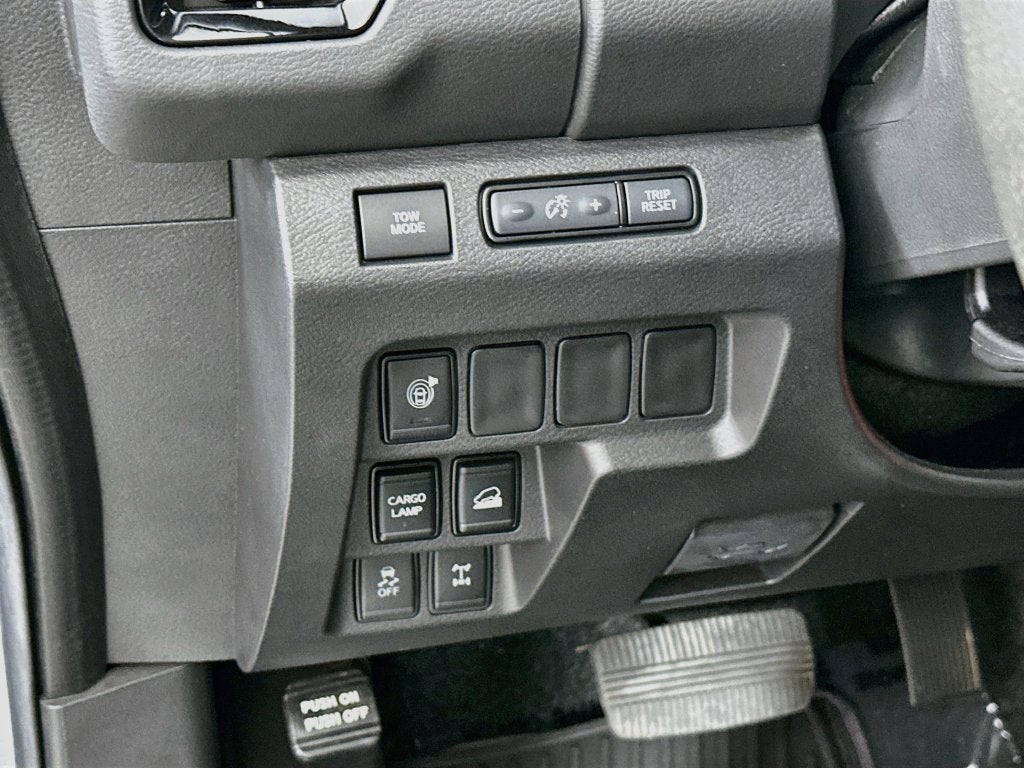 2025 Nissan Frontier Crew Cab PRO-4X 4x4