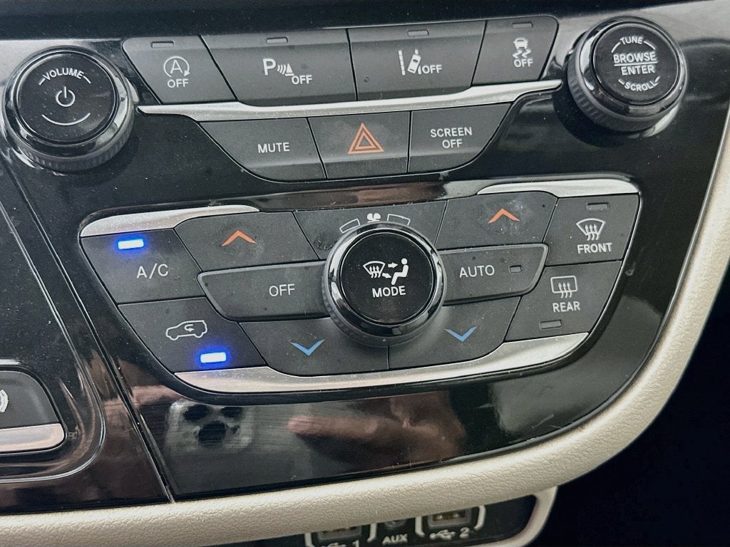 2021 Chrysler Pacifica Touring L
