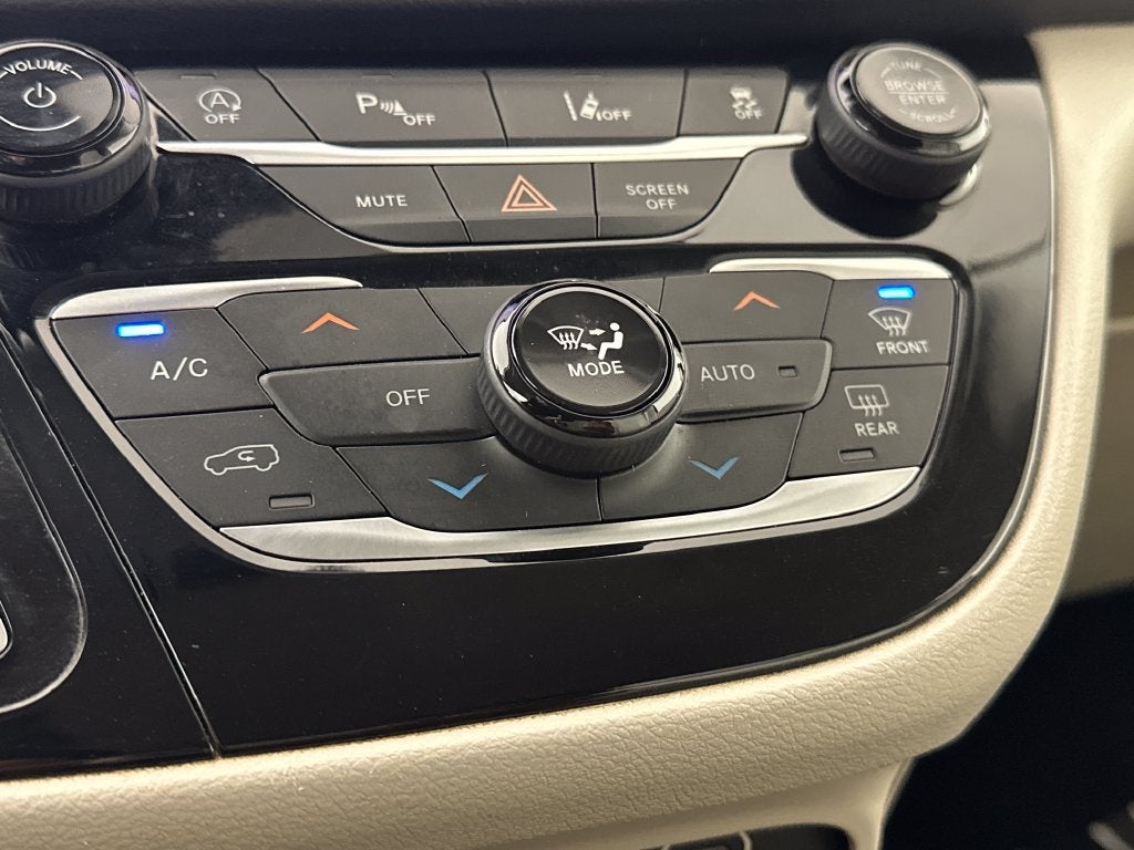 2021 Chrysler Pacifica Touring L