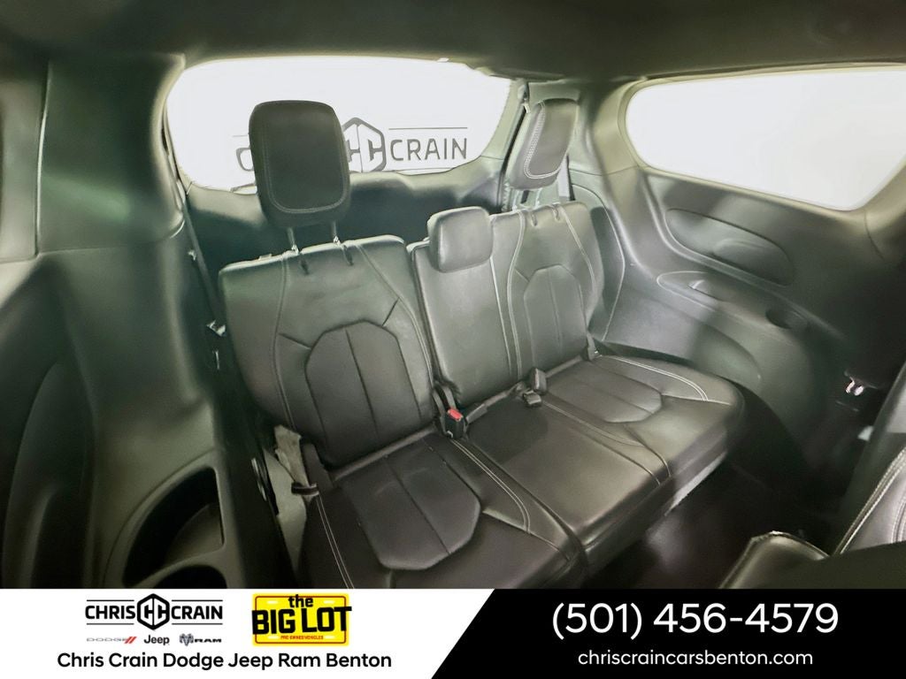 2025 Chrysler Pacifica Select