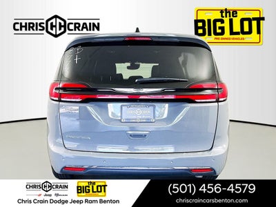 2025 Chrysler Pacifica Select