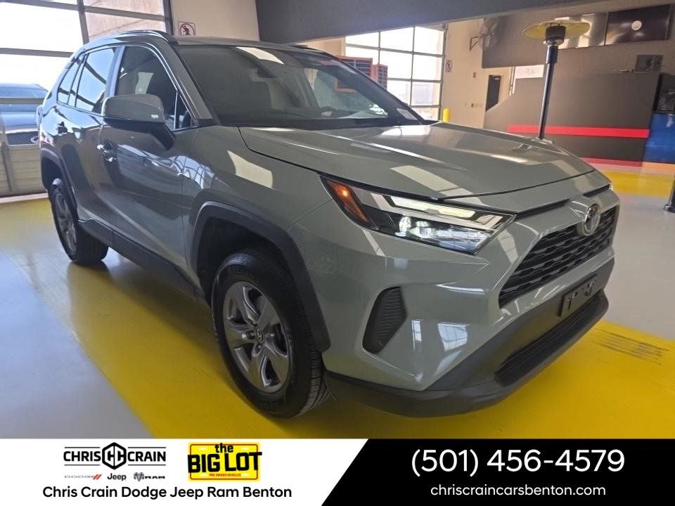 2022 Toyota RAV4 XLE