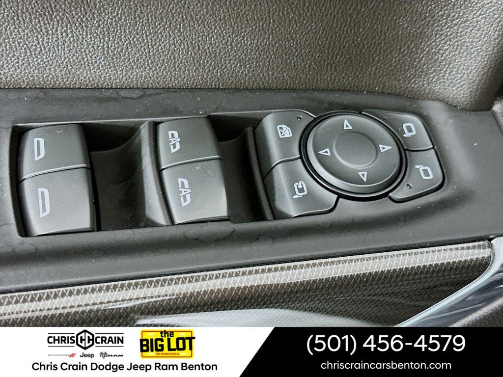 2022 GMC Sierra 1500 Limited 4WD Crew Cab Short Box AT4