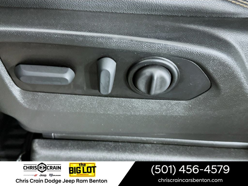 2022 GMC Sierra 1500 Limited 4WD Crew Cab Short Box AT4