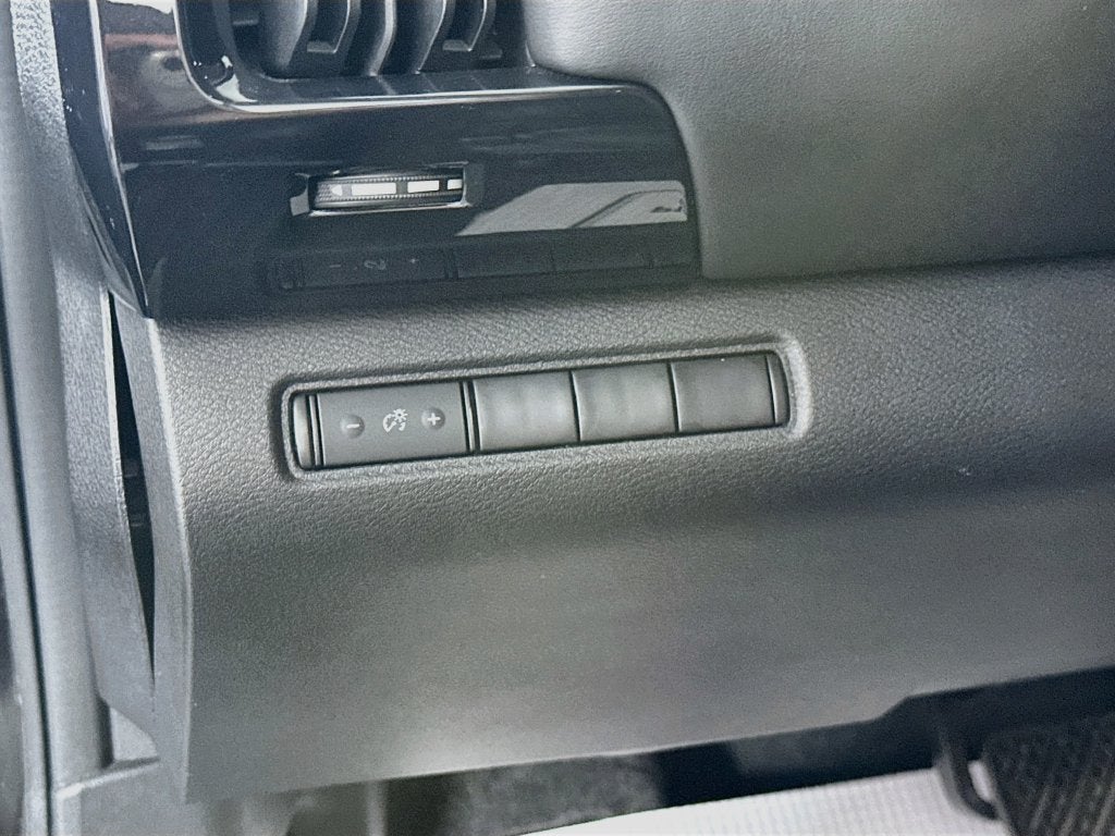 2026 Nissan Pathfinder S