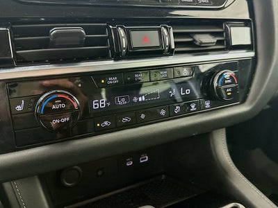 2023 Nissan Pathfinder SL FWD