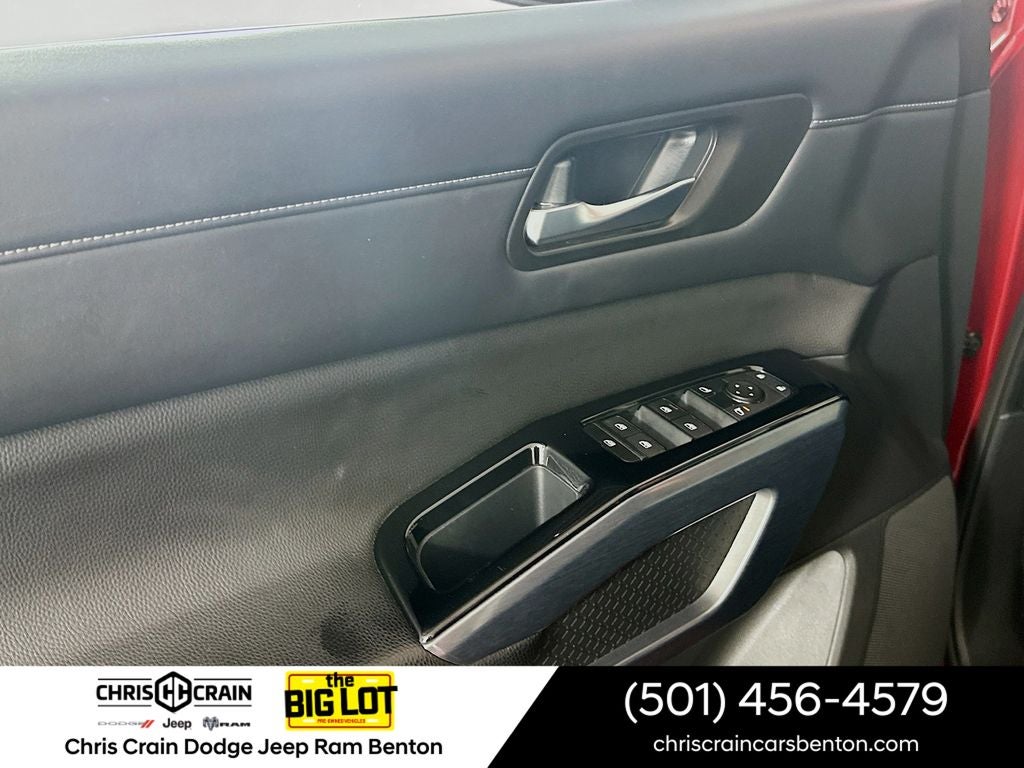 2024 Nissan Pathfinder SL FWD