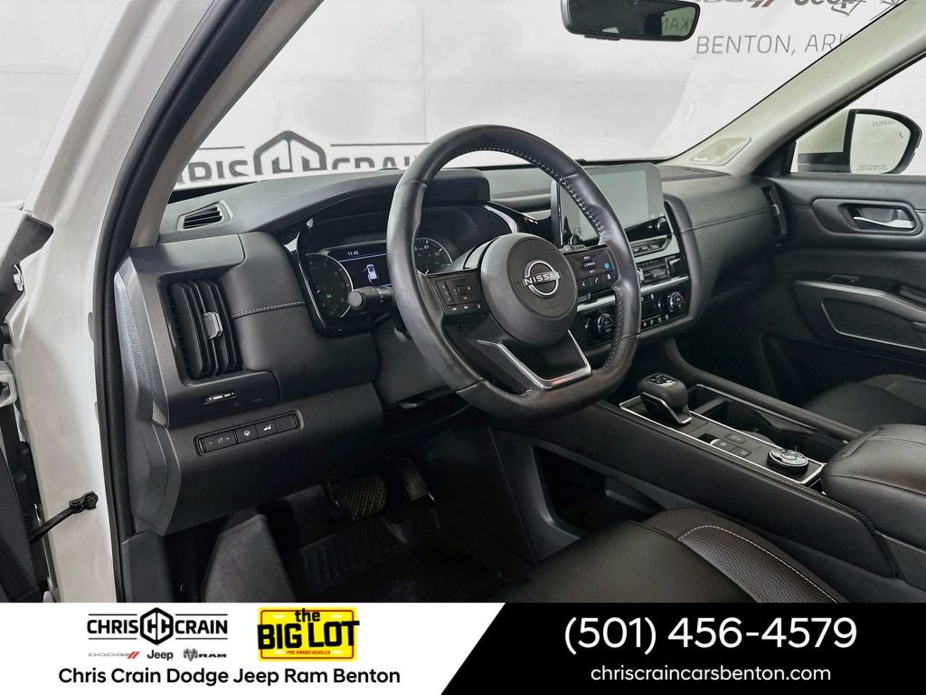 2023 Nissan Pathfinder SL 4WD