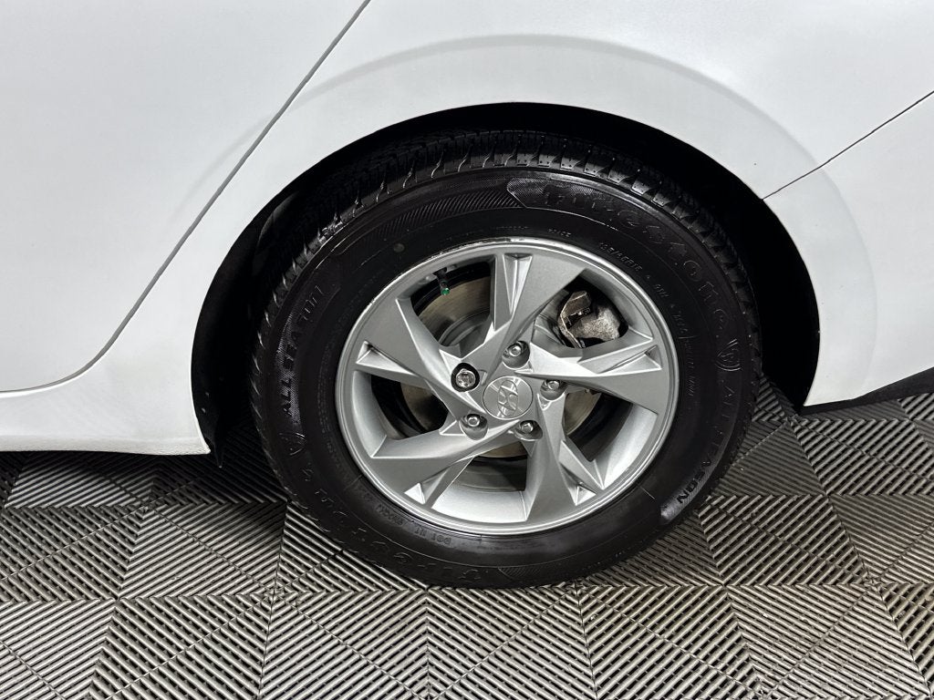 2021 Hyundai ELANTRA SE