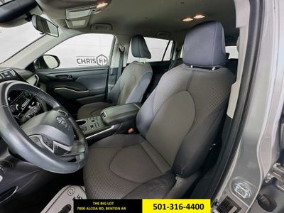 2024 Toyota Highlander LE