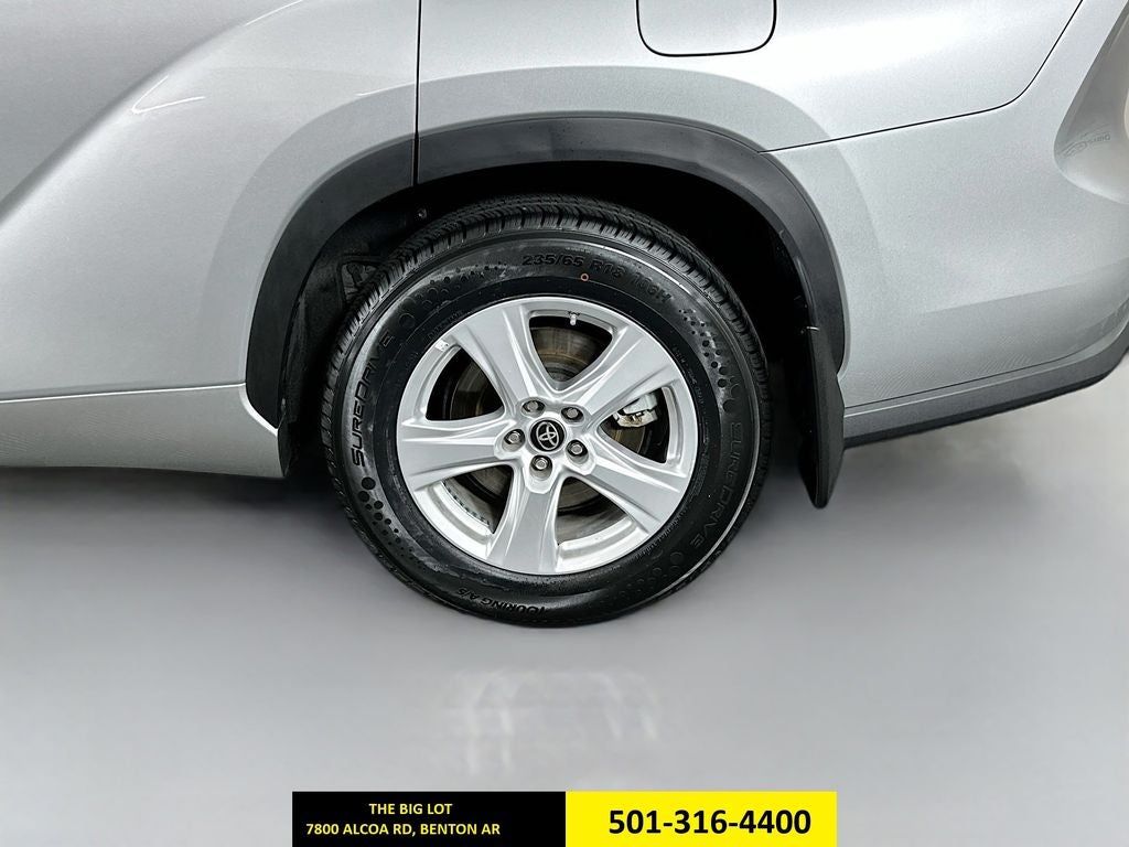 2024 Toyota Highlander LE