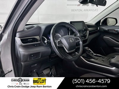 2022 Toyota Highlander LE