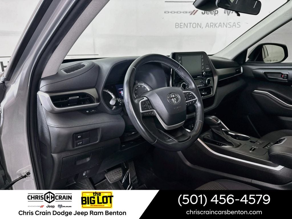 2022 Toyota Highlander LE