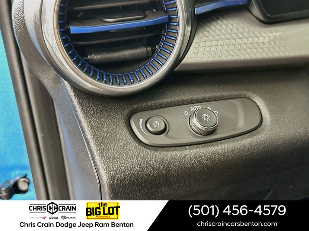 2025 Chevrolet Trax FWD LT