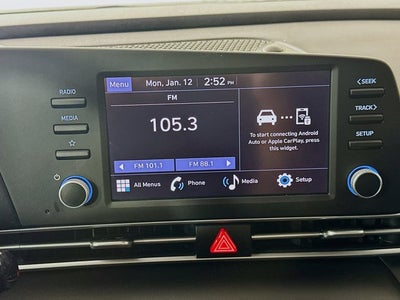 2024 Hyundai ELANTRA SE