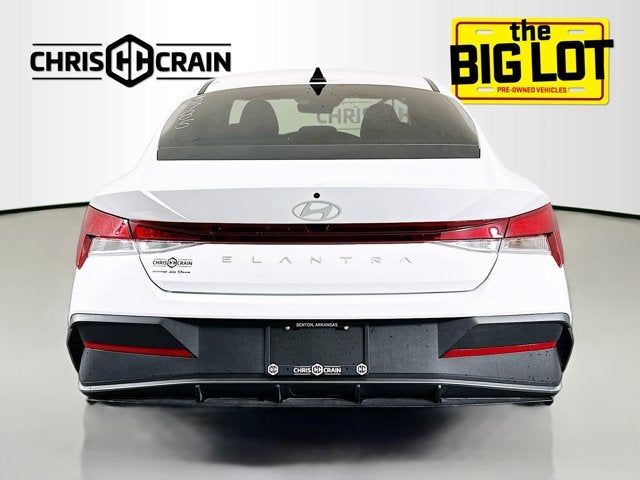 2024 Hyundai ELANTRA SE
