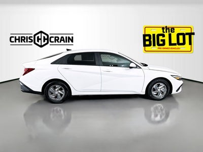 2024 Hyundai ELANTRA SE