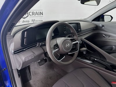 2024 Hyundai ELANTRA SE