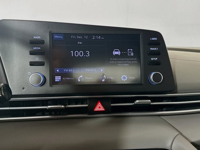 2024 Hyundai ELANTRA SE