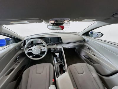 2024 Hyundai ELANTRA SE