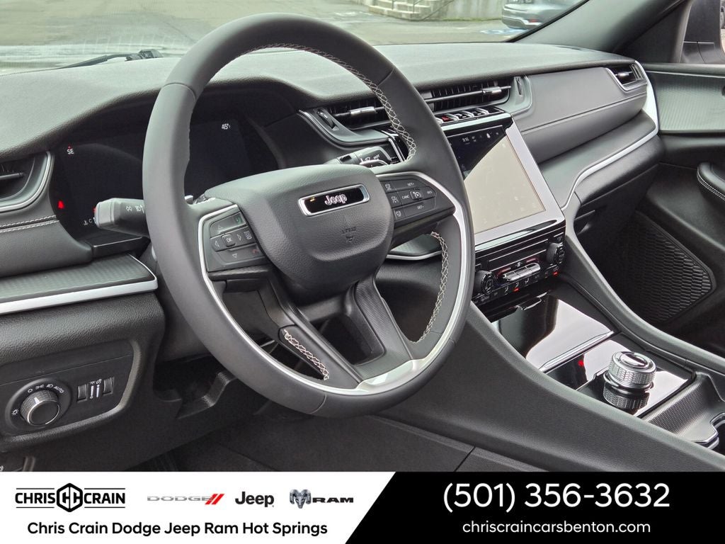 2025 Jeep Grand Cherokee Laredo X 4x4