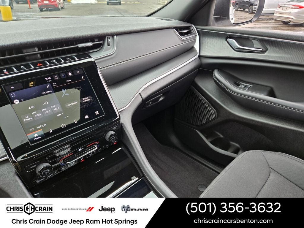 2025 Jeep Grand Cherokee Laredo X 4x4