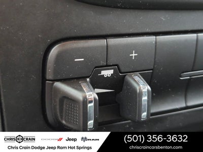 2023 RAM 1500 Classic SLT Crew Cab 4x4 5'7' Box