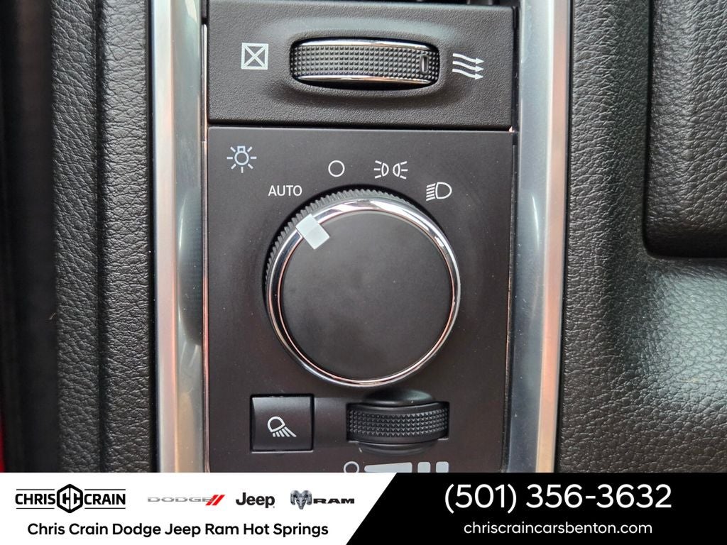 2023 RAM 1500 Classic SLT Crew Cab 4x4 5'7' Box