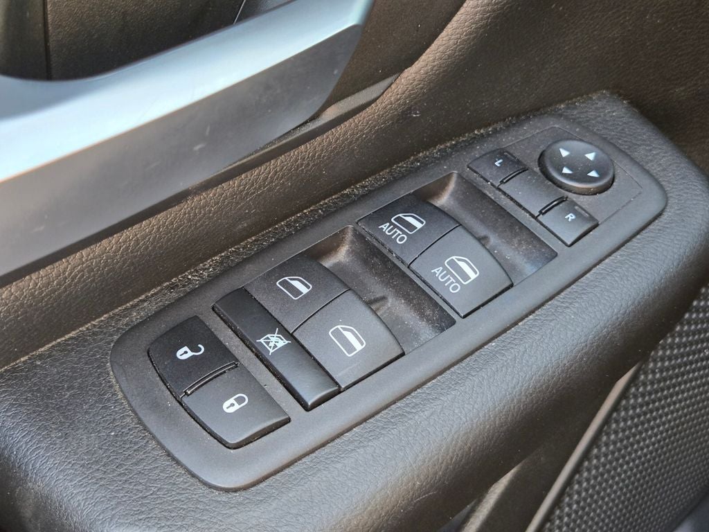 2024 RAM 1500 Tradesman Crew Cab 4x4 5'7' Box