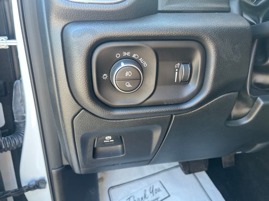 2024 RAM 1500 Big Horn Crew Cab 4x4 5'7' Box