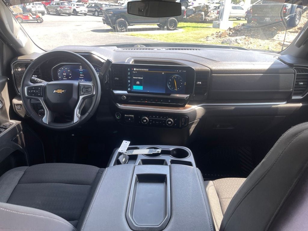 2026 Chevrolet Silverado 1500 4WD Crew Cab Standard Bed LT