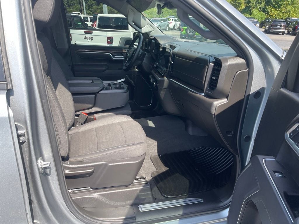 2026 Chevrolet Silverado 1500 4WD Crew Cab Standard Bed LT