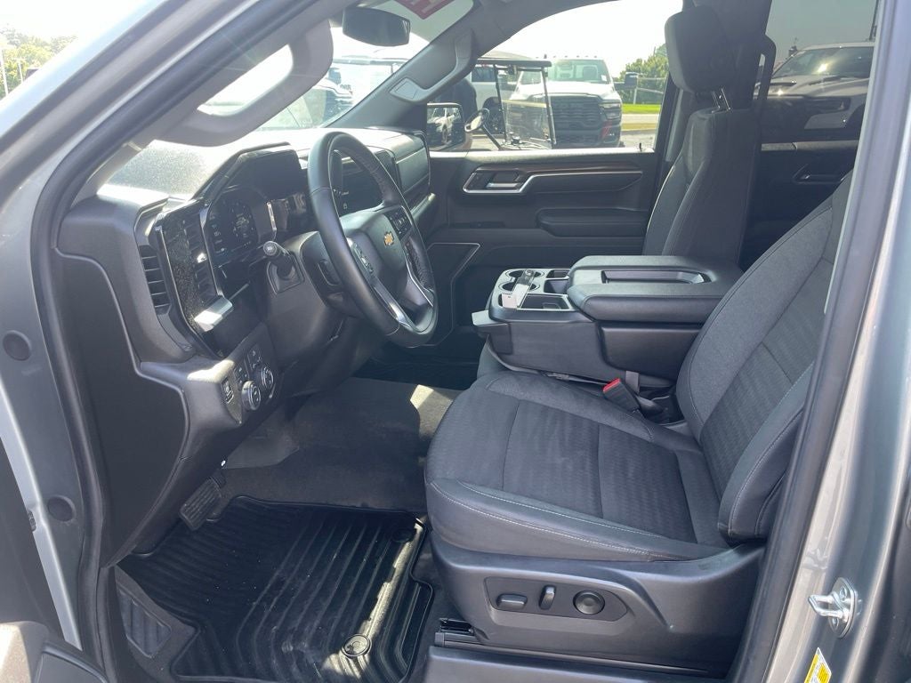 2026 Chevrolet Silverado 1500 4WD Crew Cab Standard Bed LT